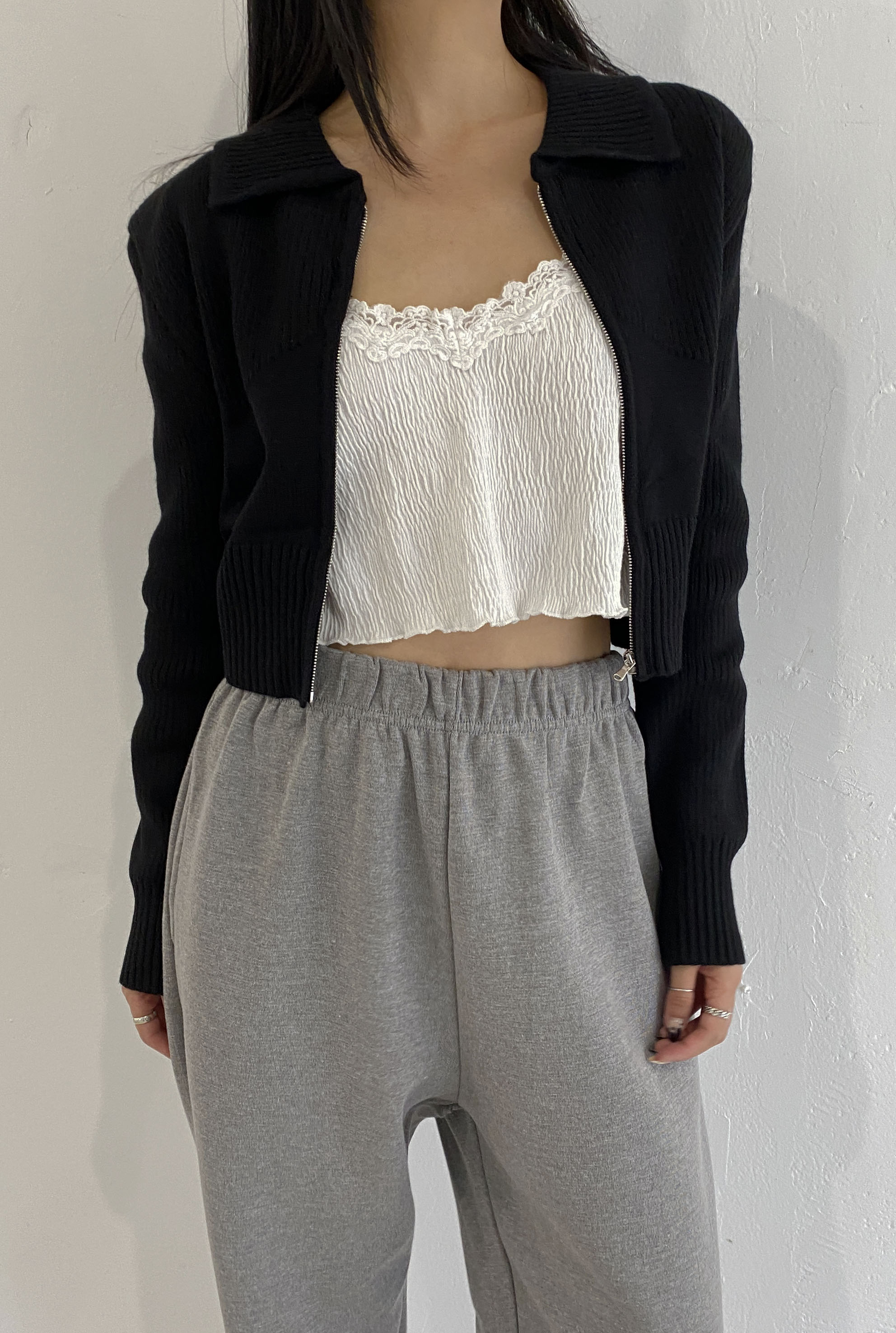 Cropped zip-up knit cardigan
